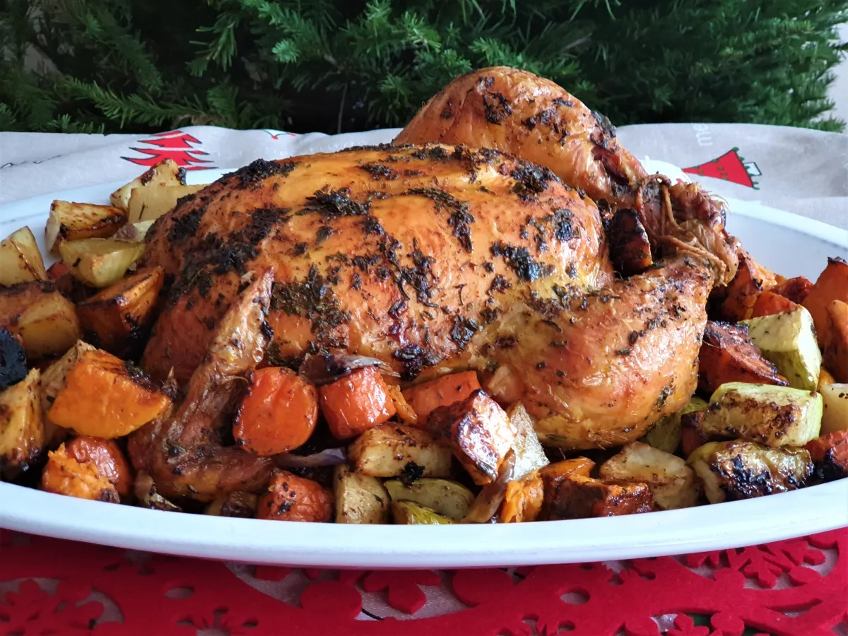 Jugoso por dentro, doradito por fuera: este pollo lo tiene todo.