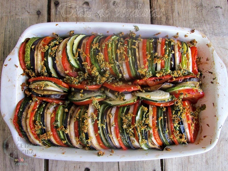 Tian de vegetales provenzales. Este platillo es un delicado arcoíris de colores, perfecto para disfrutar todo el año en muchas versiones.