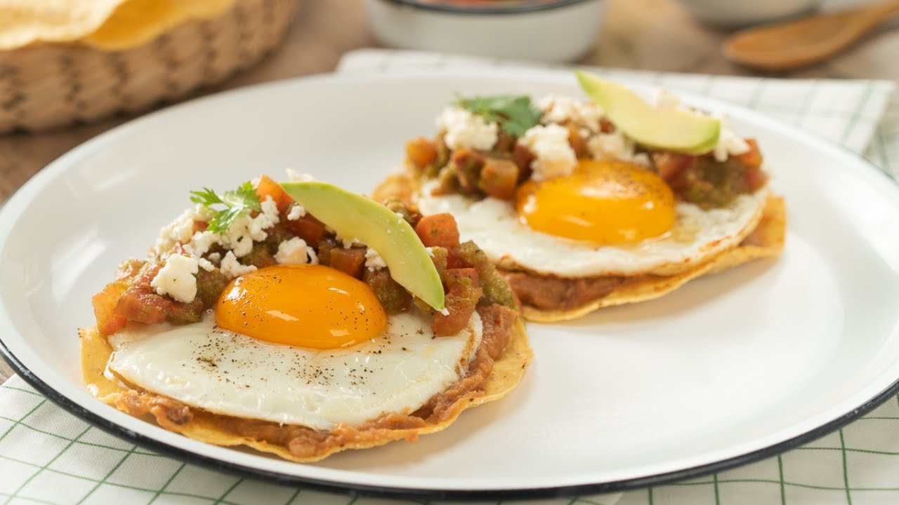 Tostadas de huevos rancheros, si te gusta cuidarte y comer sano , sin dejar atrás el sabor , te doy una perfecta receta