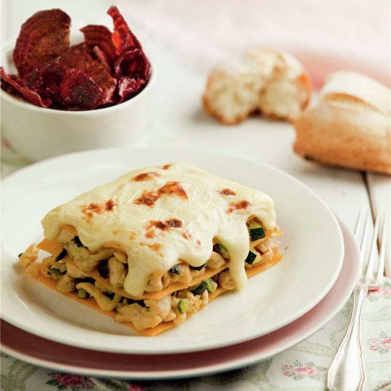 Lasaña de calabacín, pavo y tofu, si te gusta cuidarte y comer sano , sin dejar atrás el sabor , hoy te doy una  perfecta receta