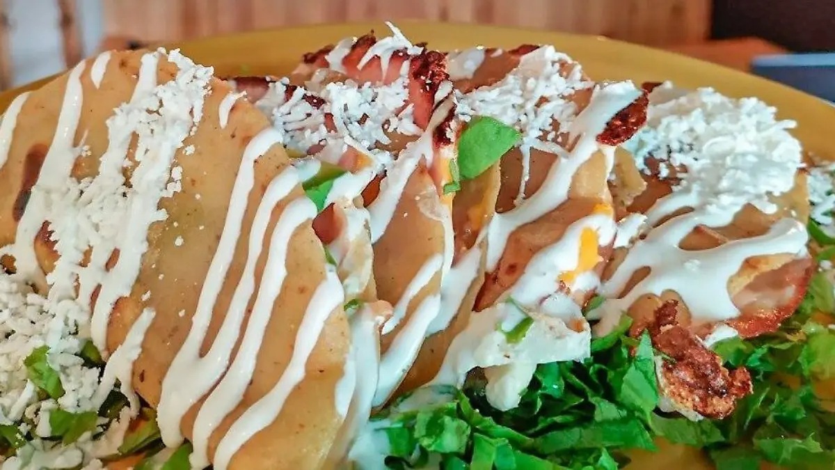 Tulancingueñas. Esta receta te quedará deliciosa y no querrás parar de comer, el dorado del taco y  crujiente de la tortilla son wow.