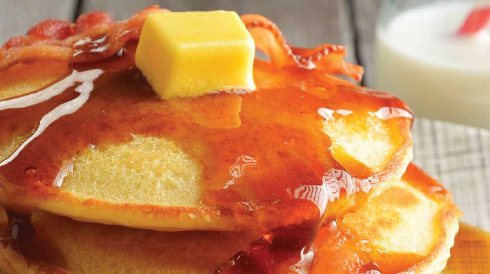 Chubby & Bacon, unos hot cakes deliciosos con frambueza, queso crema y ¿chipotle?