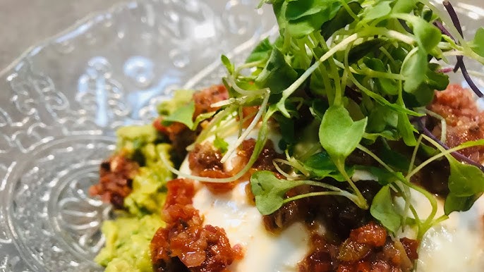 Aguacate rostizado. Iniciado el año todos buscamos comer más ligero, y no sólo con la intención de bajar de peso.