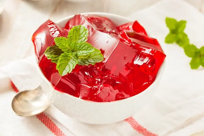 Gelatina con elderberry, un postre que nutre.